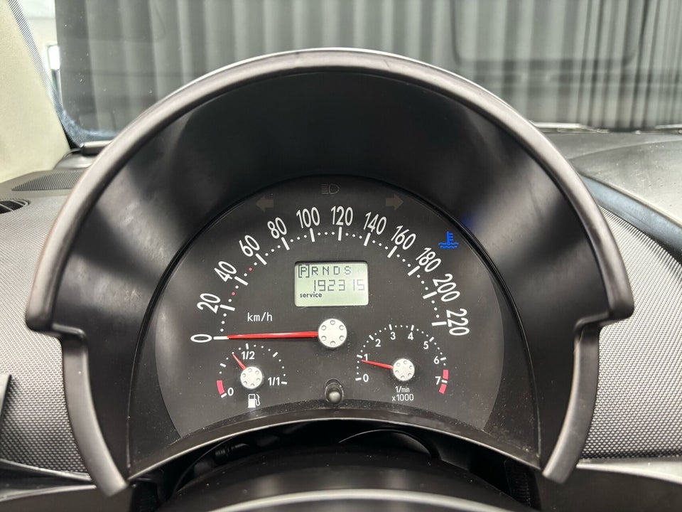 VW New Beetle 2,0 Cabriolet aut. 2d