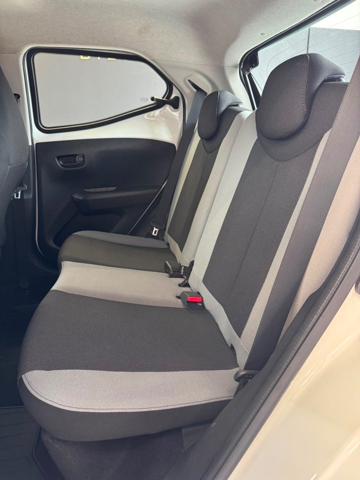 Toyota Aygo 1,0 VVT-i x-play x-touch 5d