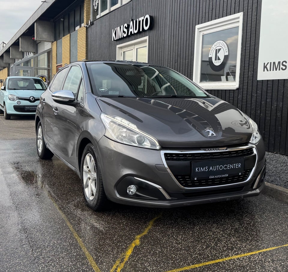 Peugeot 208 1,2 PureTech 82 Allure Sky 5d