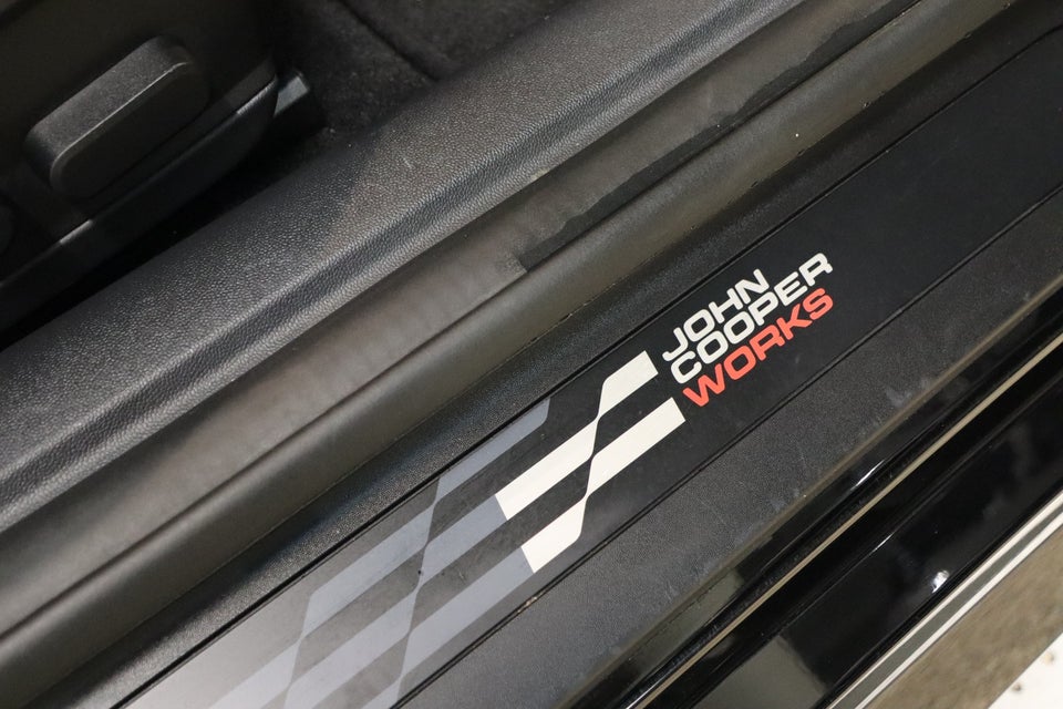 MINI Cooper E JCW Trim XL 3d