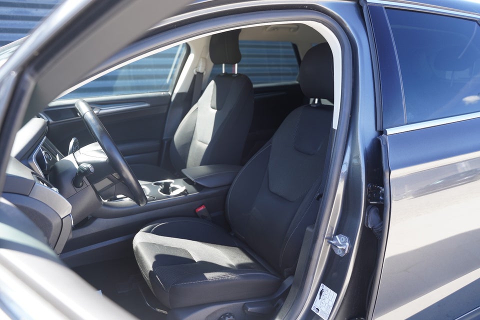 Ford Mondeo 2,0 HEV Titanium stc. CVT 5d