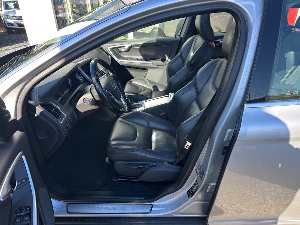 Volvo XC60 2,0 D4 181 Ocean Race aut. 5d