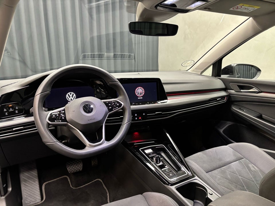 VW Golf VIII 1,5 eTSi 150 Style DSG 5d