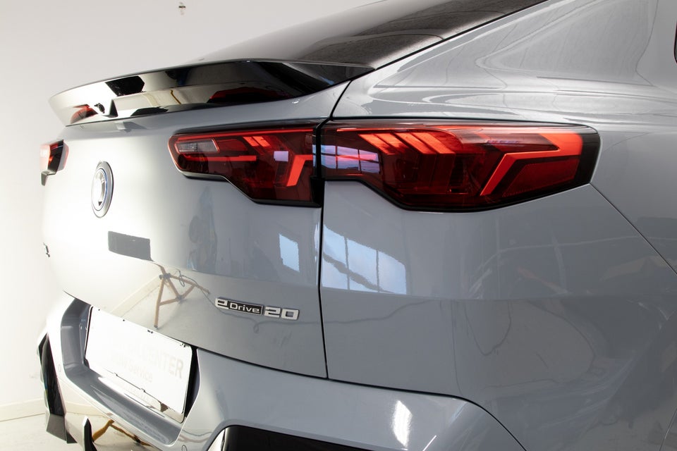 BMW iX2 eDrive20 Fully Charged M-Sport 5d