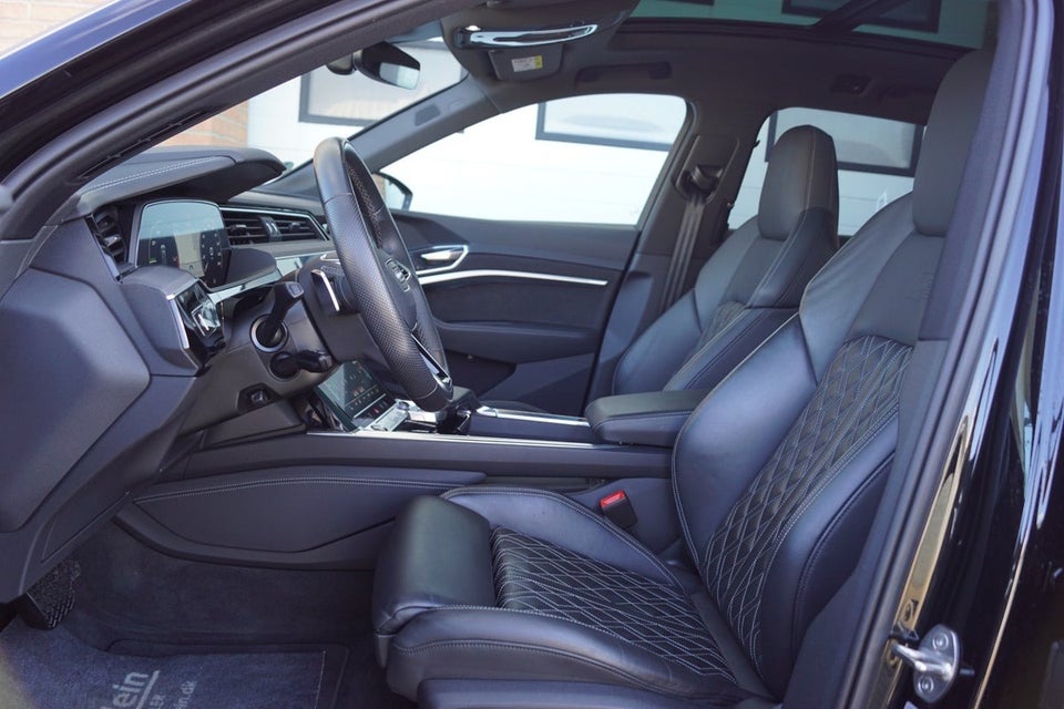 Audi e-tron S quattro 5d