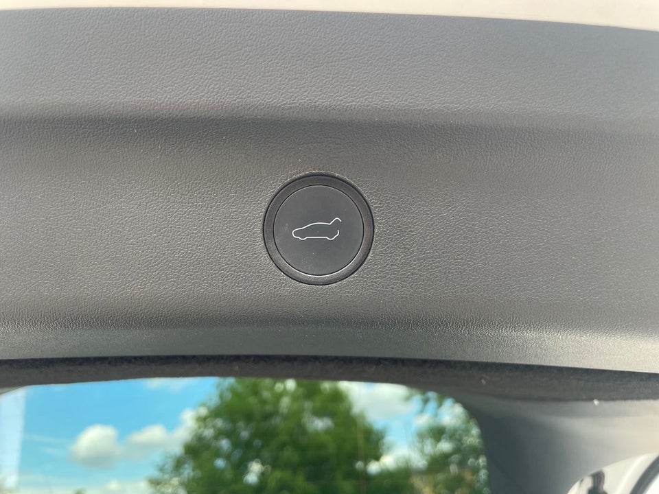Tesla Model Y Long Range AWD 5d