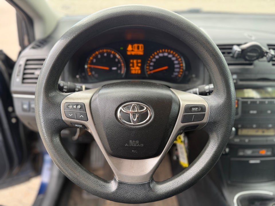 Toyota Avensis 1,6 VVT-i T1 stc. 5d