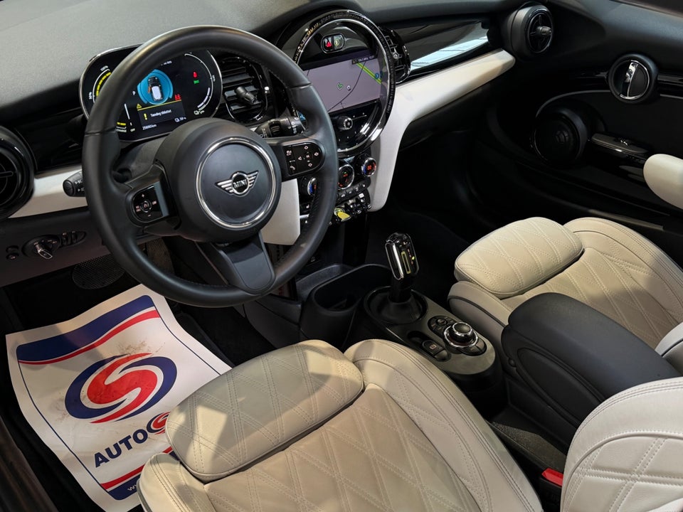 MINI Cooper SE Classic Trim 3d