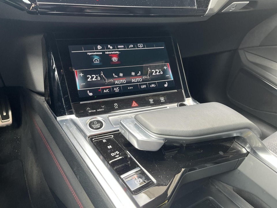 Audi Q8 e-tron 55 S-line quattro 5d