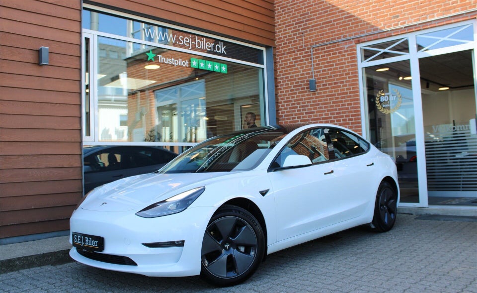 Tesla Model 3 Long Range AWD 4d