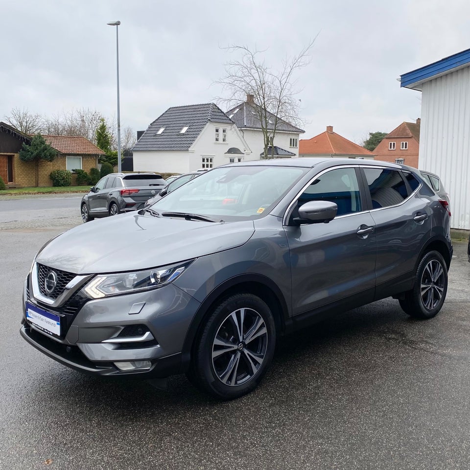 Nissan Qashqai 1,3 Dig-T 140 N-Connecta 5d