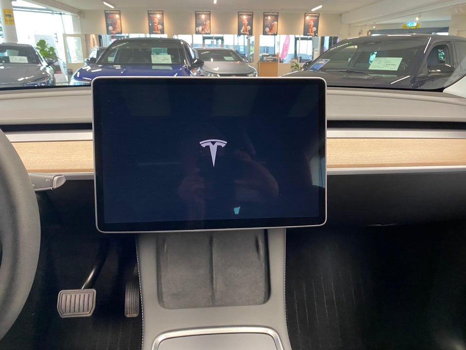 Tesla Model Y Long Range AWD 5d