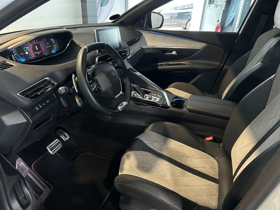 Peugeot 3008 1,6 Hybrid4 GT EAT8 5d