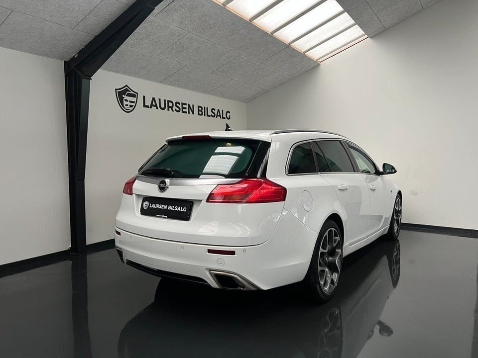 Opel Insignia 2,8 OPC Sports Tourer 4x4 5d