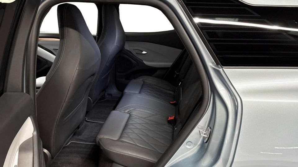 Ford Explorer 77 Premium Extended Range 5d