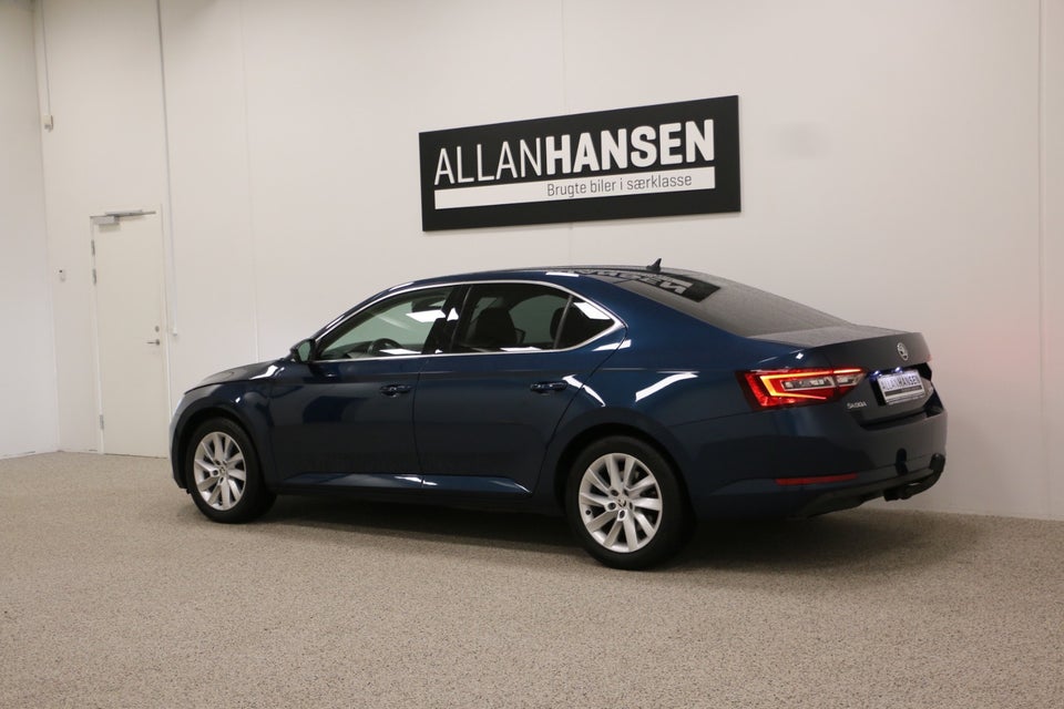 Skoda Superb 1,6 TDi 120 Style DSG 5d