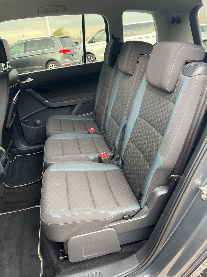 VW Touran 1,6 TDi 115 IQ.Drive DSG 7prs 5d