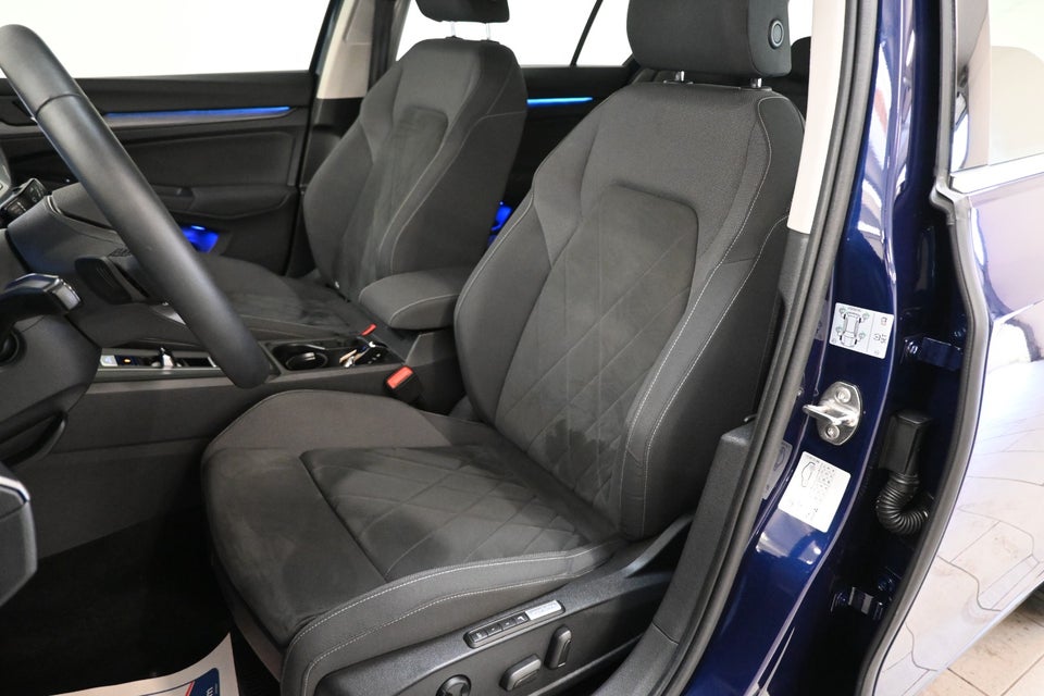 VW Golf VIII 1,5 eTSi 150 Style DSG 5d