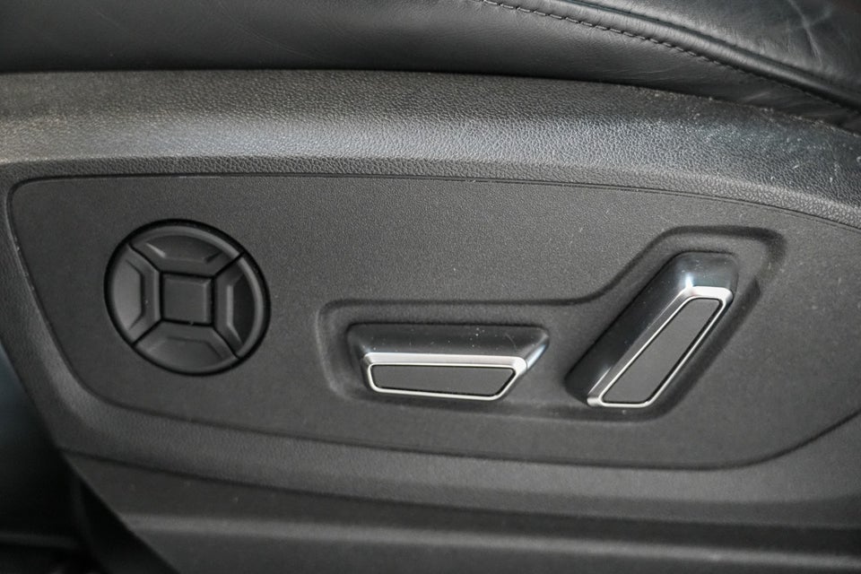 Audi Q8 e-tron 55 S-line quattro 5d