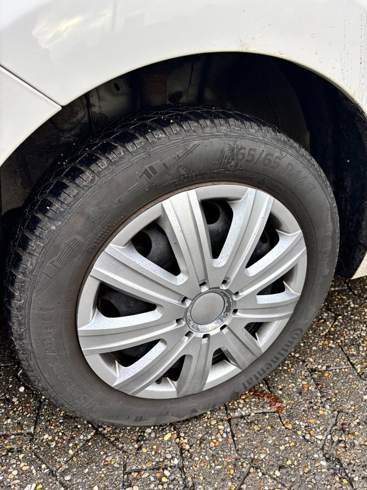 Toyota Aygo 1,0 VVT-i x-play x-touch 5d