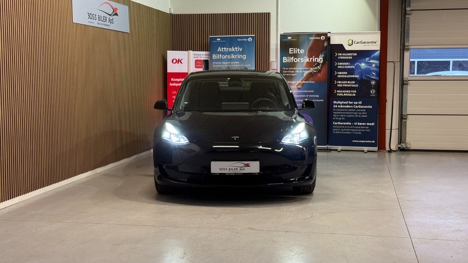 Tesla Model 3 Standard Range+ RWD 4d