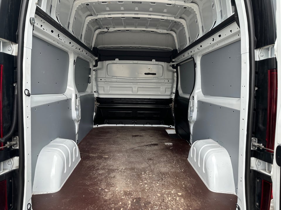 Renault Trafic T29 2,0 dCi 145 L2H2