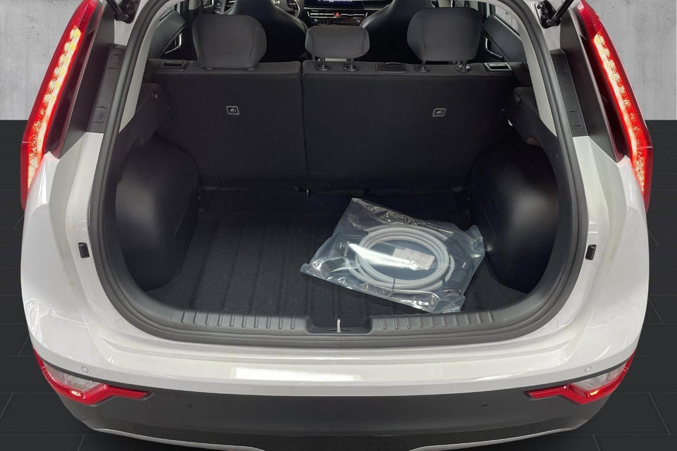 Kia Niro 64 EV Access 5d