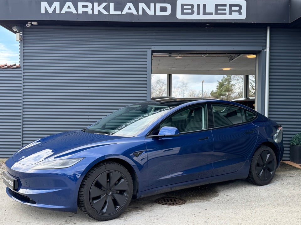Tesla Model 3 Long Range AWD 4d