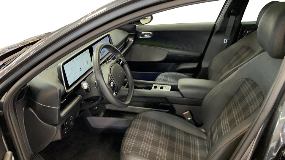 Hyundai Ioniq 6 77 First Edition AWD 4d