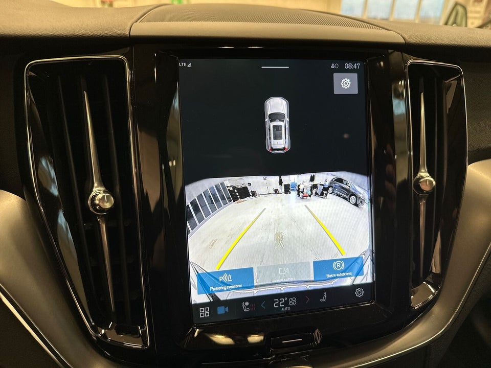 Volvo XC60 2,0 T6 ReCharge Core aut. AWD 5d