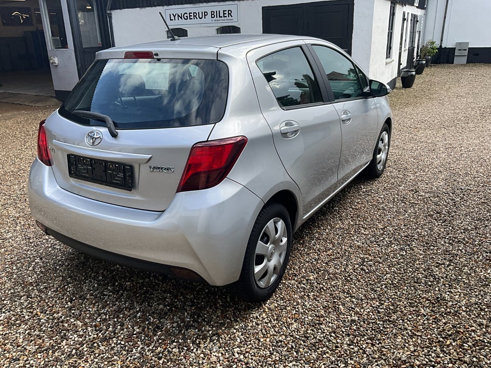 Toyota Yaris 1,0 VVT-i T2 Komfort 5d
