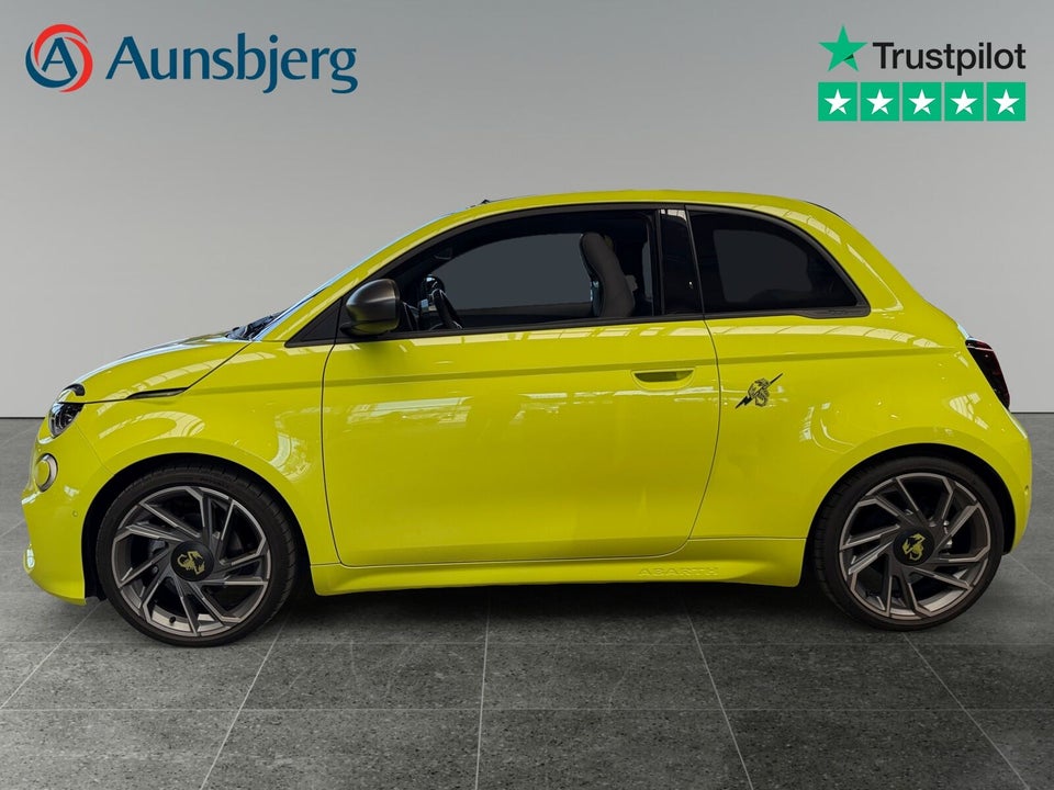 Abarth 500e Scorpionissima Cabrio 2d