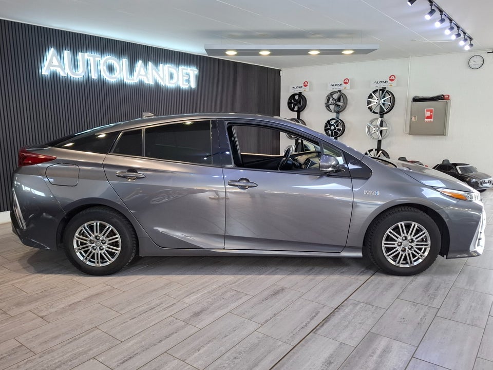 Toyota Prius 1,8 Plug-in Hybrid H4 MDS 5d