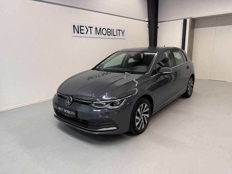 VW Golf VIII 1,4 eHybrid DSG 5d