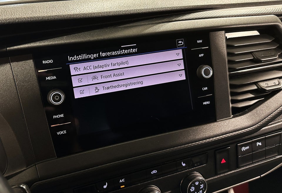 VW Transporter 2,0 TDi 150 Kassevogn DSG kort