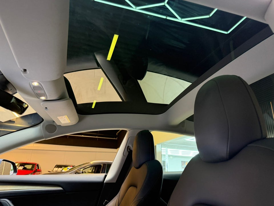 Tesla Model 3 Standard Range+ RWD 4d