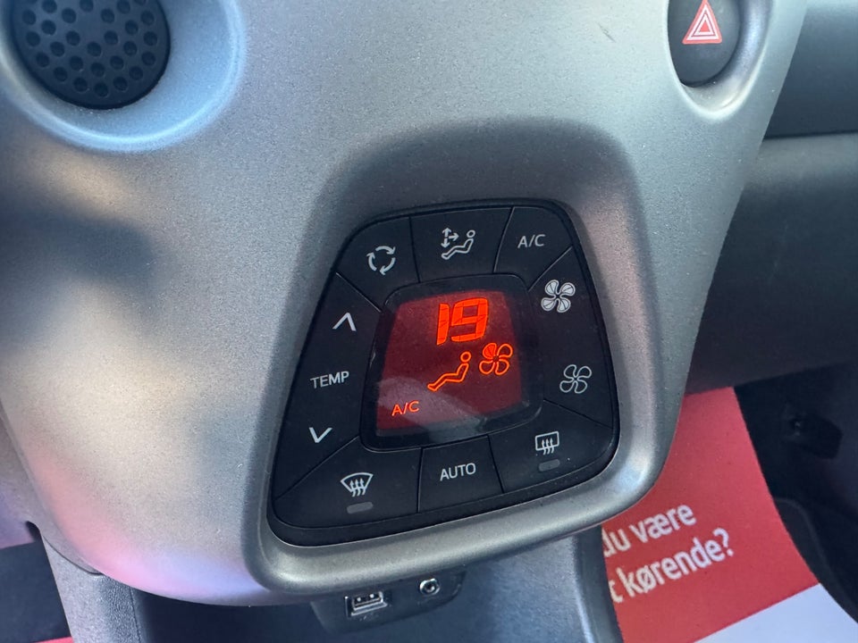 Toyota Aygo 1,0 VVT-i x-press 5d