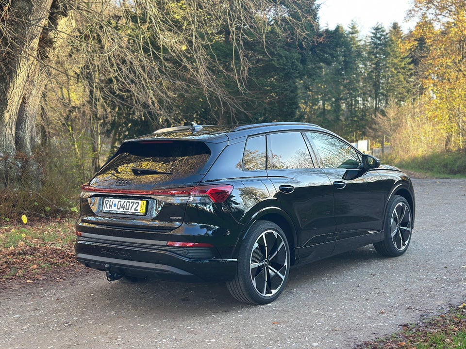 Audi Q4 e-tron 55 S-line quattro 5d