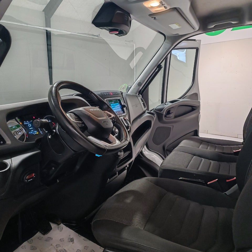 Iveco Daily 2,3 35S16 12m³ Van AG8