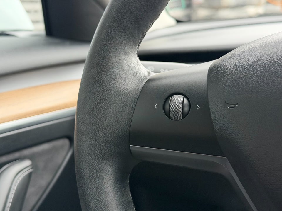 Tesla Model 3 Long Range AWD 4d