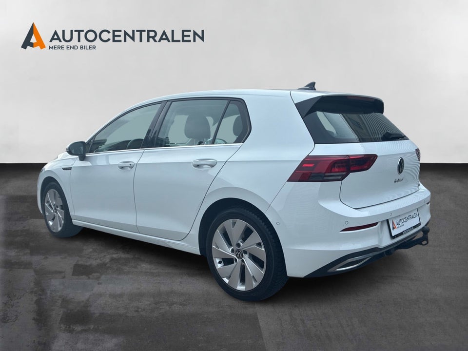 VW Golf VIII 1,5 eTSi 150 Life DSG 5d