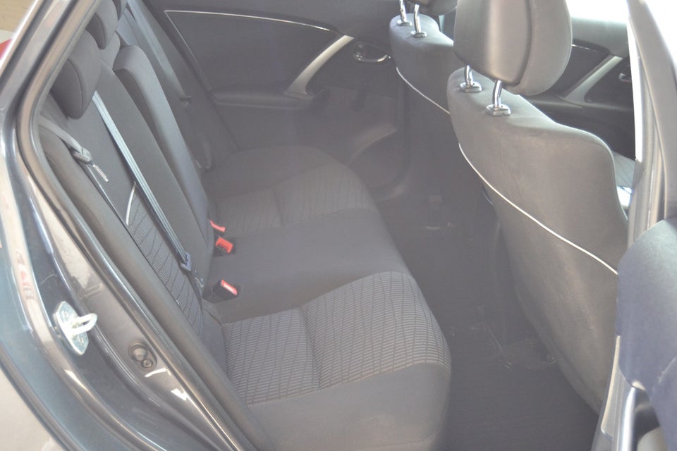 Toyota Avensis 1,6 VVT-i T2 Touch stc. 5d