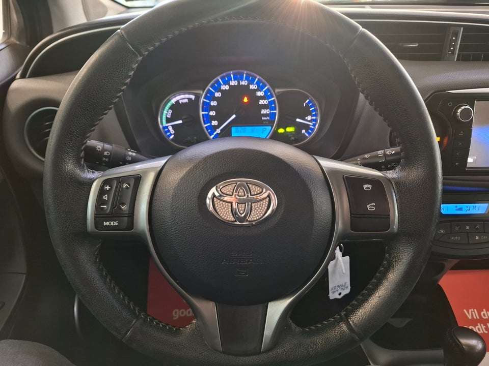 Toyota Yaris 1,5 Hybrid H1 e-CVT 5d