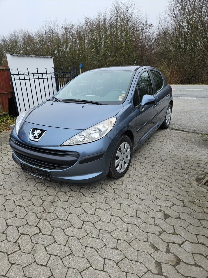 Peugeot 207 1,4 XR 5d