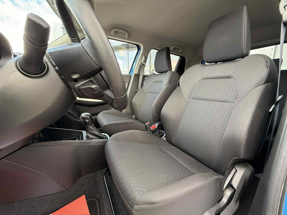 Suzuki Swift 1,2 Dualjet Exclusive CVT 5d