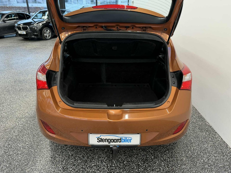 Hyundai i30 1,4 Trend 5d