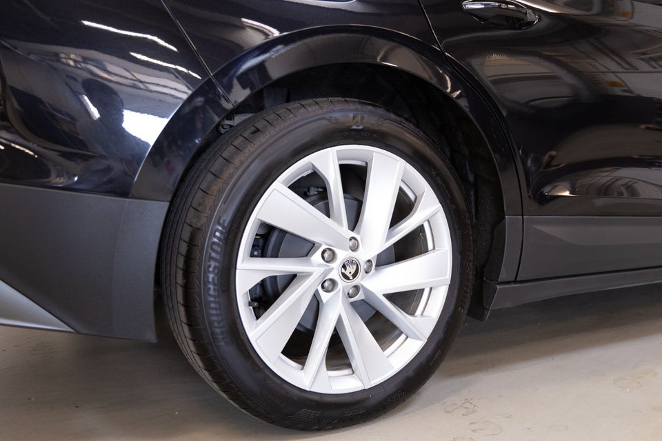 Skoda Enyaq 60 iV Loft 5d