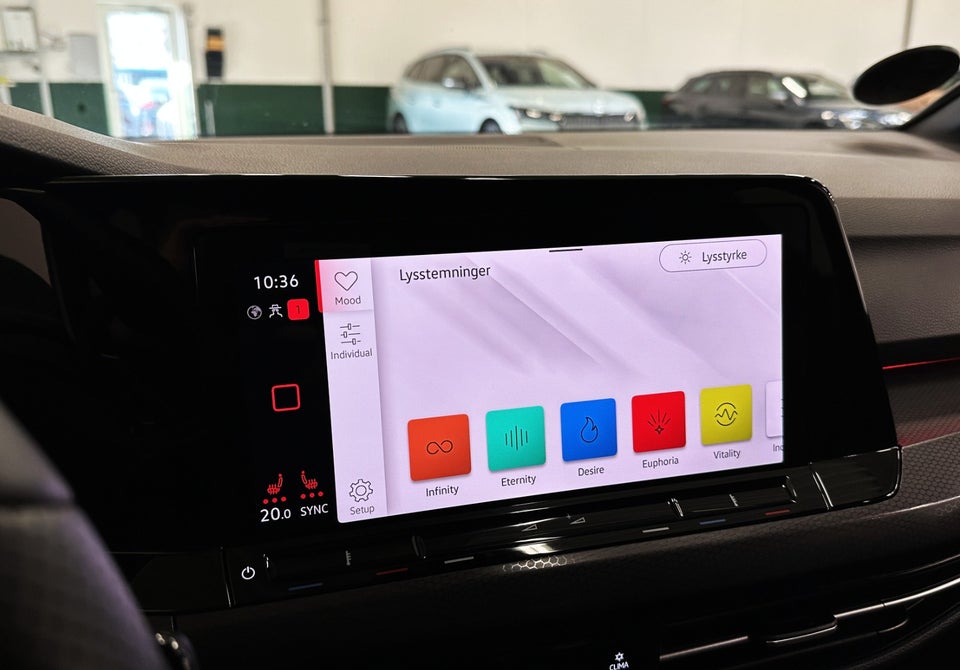 VW Golf VIII 1,4 GTE DSG 5d