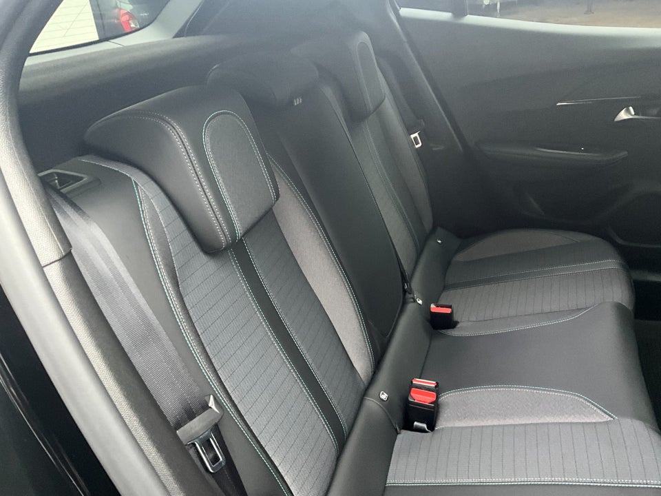 Peugeot 2008 1,2 PureTech 130 Platin Sport 5d