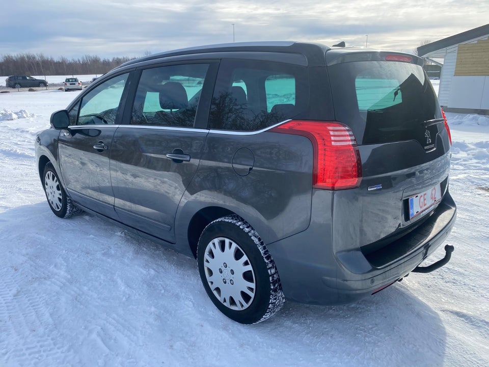 Peugeot 5008 1,6 BlueHDi 120 Style 7prs 5d